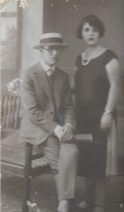 4 Smyrne 1925 Elie & sa soeur Rebecca Alazraki