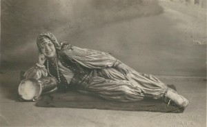 8 Dolsa Odalisque env. 1935