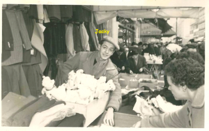 Jacques Romi, marché à Montreuil les Puces années 1950