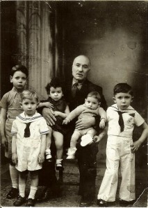 2 grand père Barbouth et ses petits enfants 1936barbouth